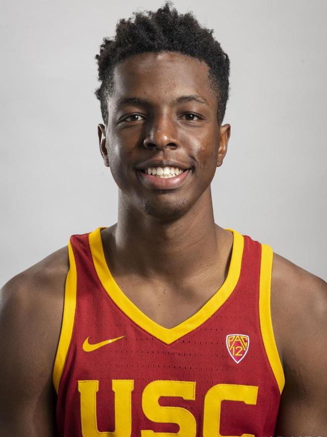 亚博-斯图加特迎社区盾关键赛，今晚篮板制胜，目标明确，球探报告显示潜力-亚博